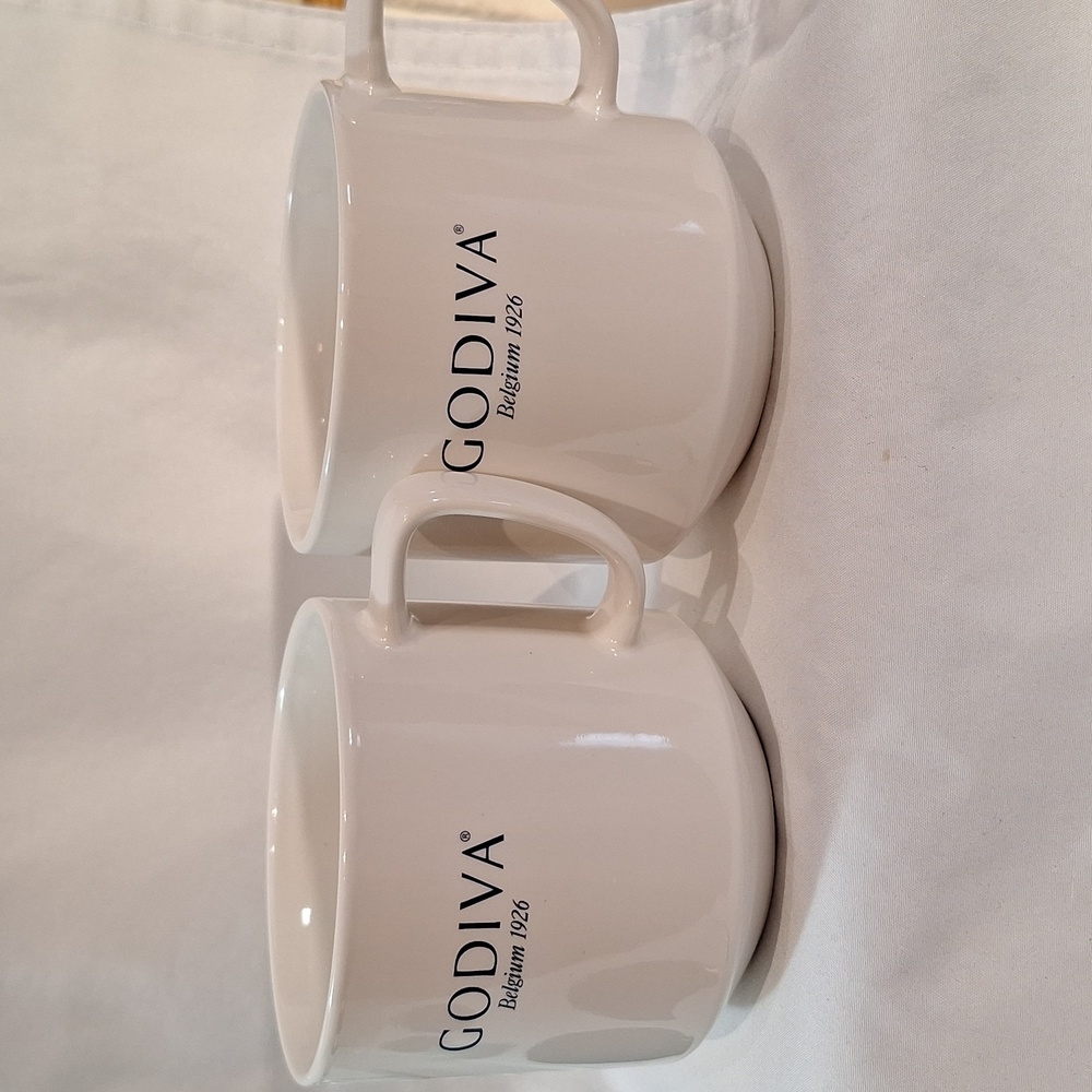 #AAS Pair of mugs, Godiva hot chocolate mugs